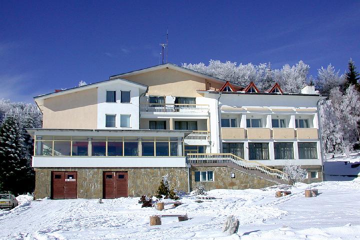 08 Prima S DSCN2691_1354.JPG - Shown here in the Winter ski season, against a brilliant blue sky, this lovely hotel will be one of the two hotels used for the Teacher Training Course in Bulgaria.